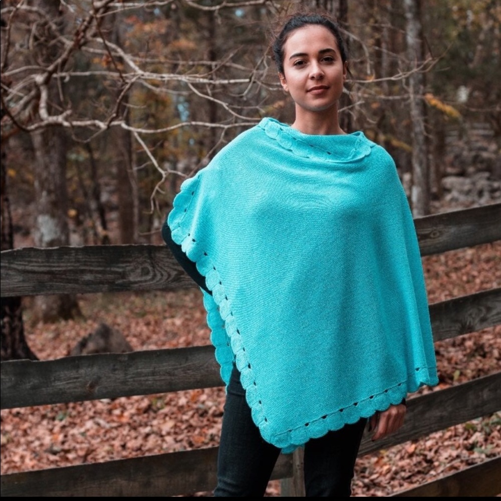 100% Peruvian alpaca wool assymetric blue poncho